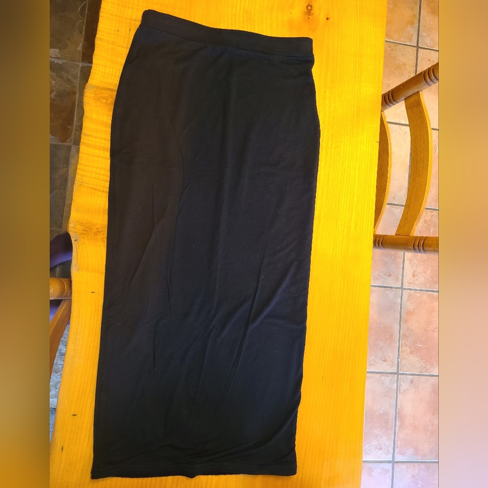 BLACK Pencil Skirt.